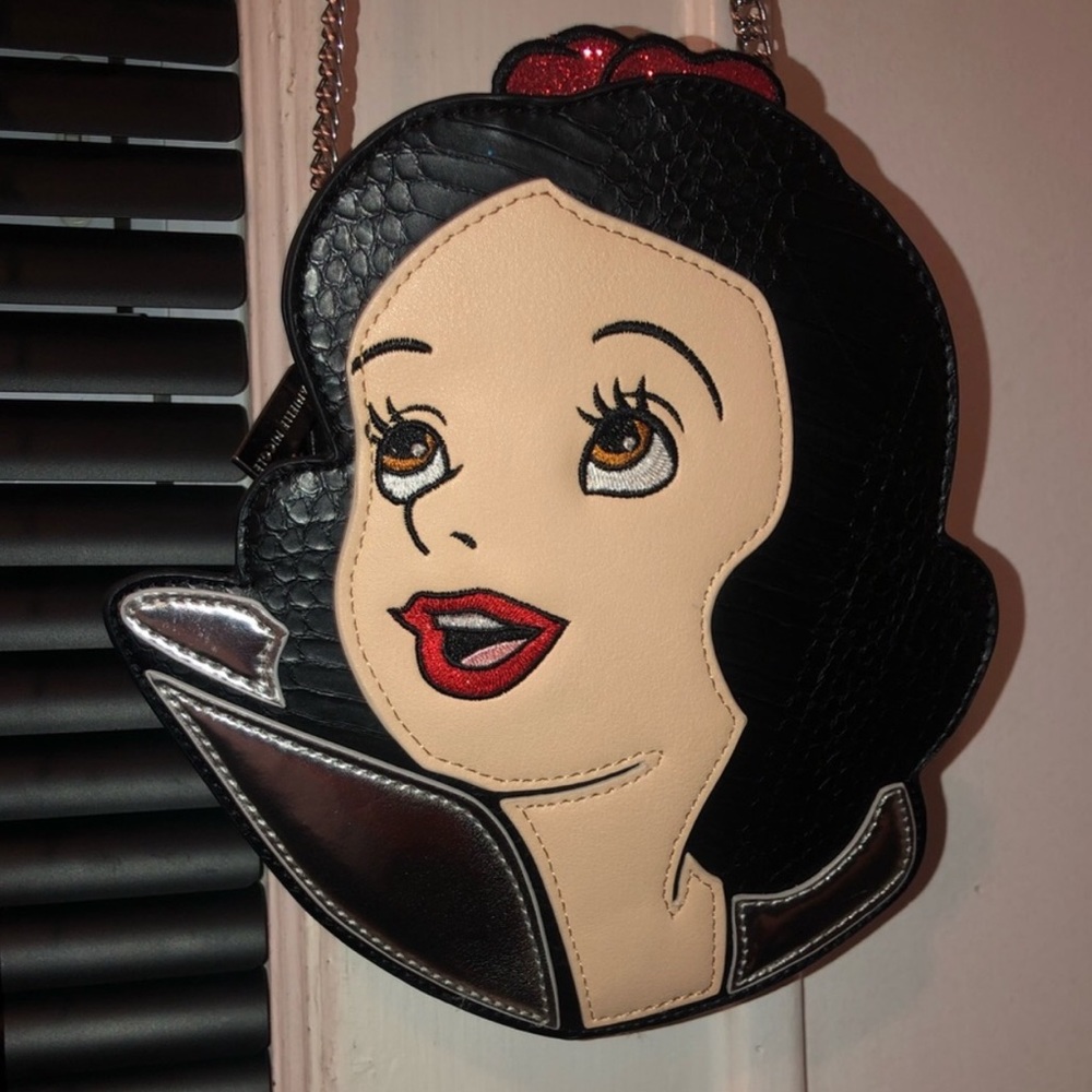 Price drop! Danielle Nicole Snow White Purse